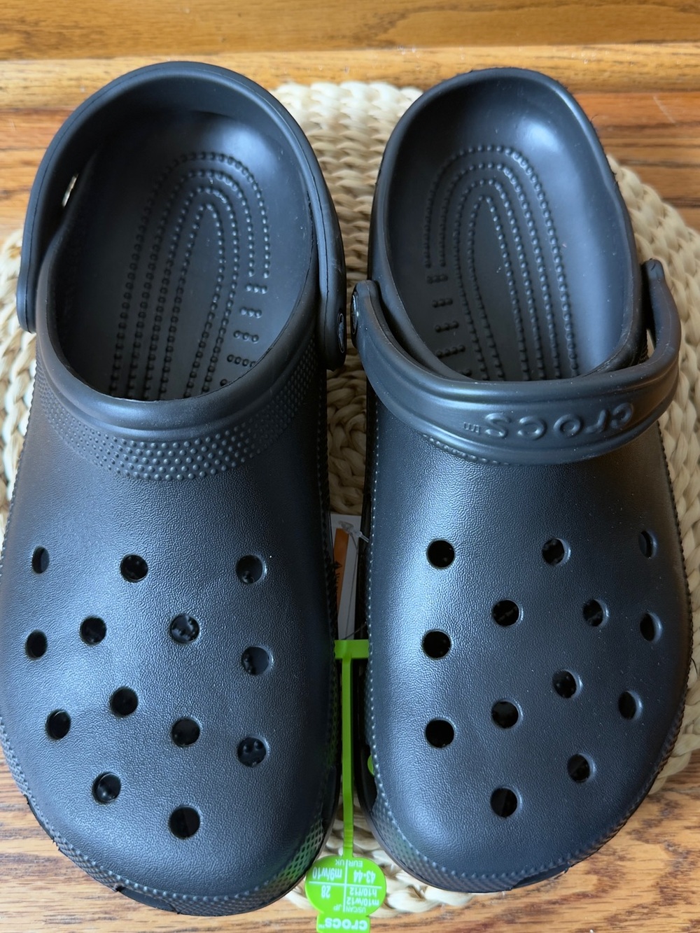 Crocs Classic Clog black 
M10
W12